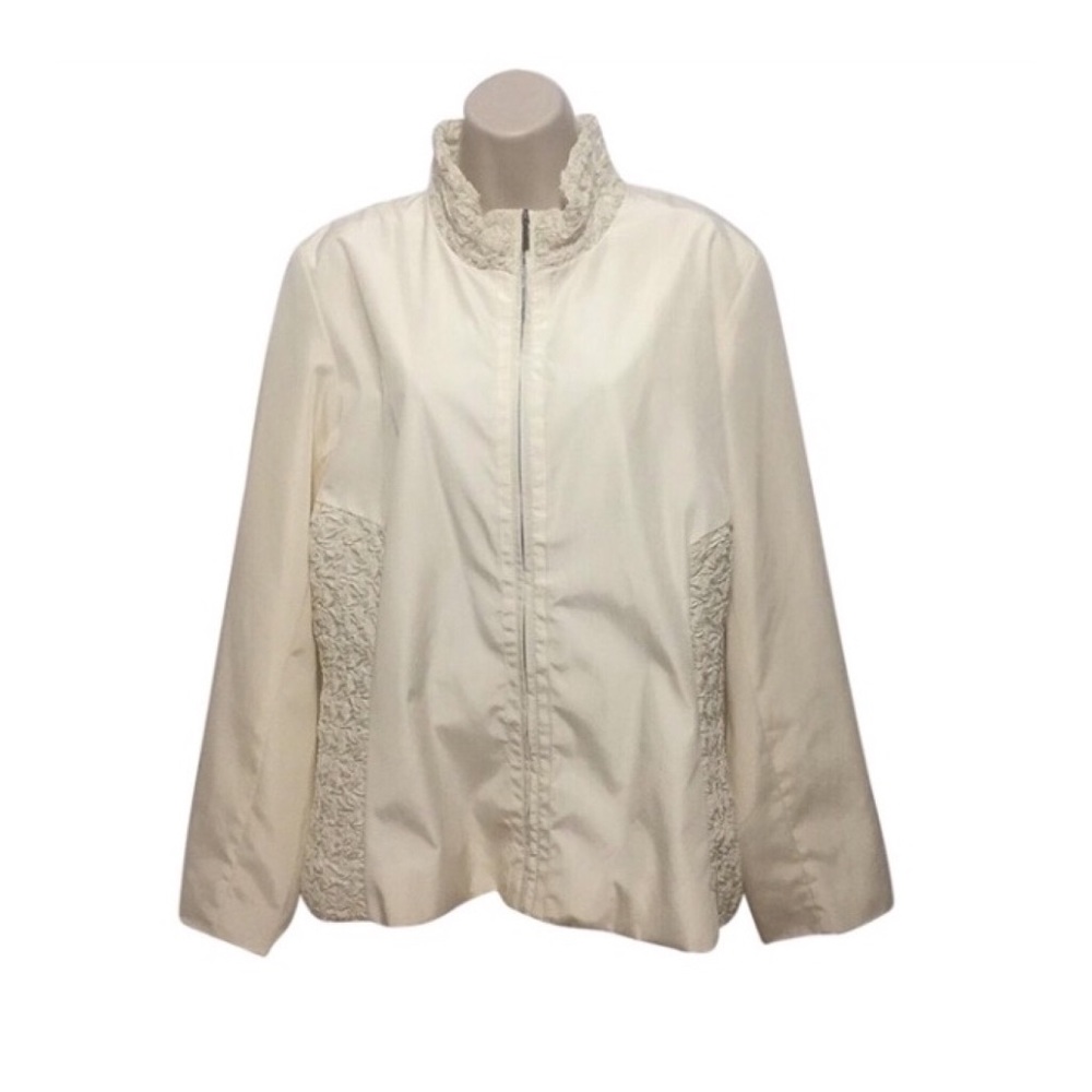 Zoe D. Cream Lightweight Jacket